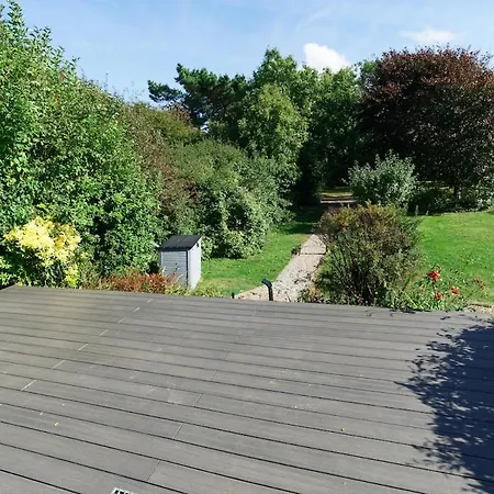 Daire Modernes Mit Grossem Garten Surtainville