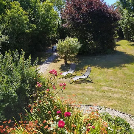 Modernes Mit Grossem Garten Surtainville