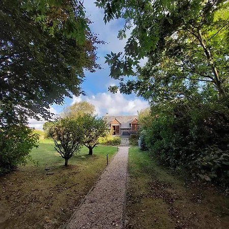 Apartament Modernes Mit Grossem Garten Surtainville