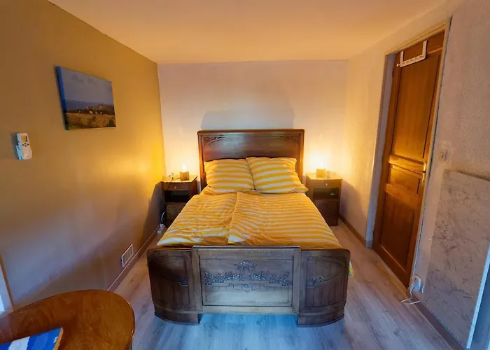 Apartament Modernes Mit Grossem Garten